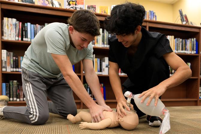 SHS HOSA CPR Class